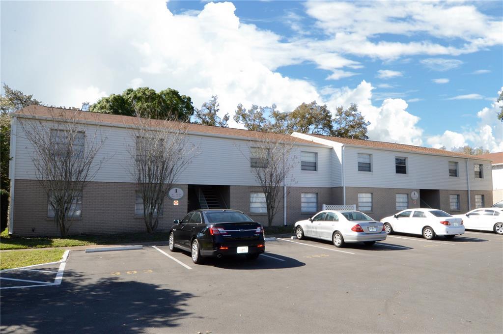 Primary Photo - 7210 N Manhattan Ave