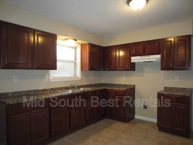 Building Photo - 4860 Faith Cove