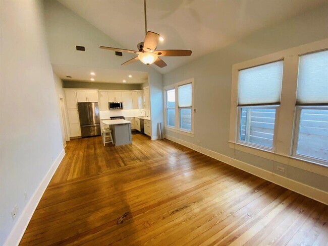Foto del edificio - 521 E Live Oak St