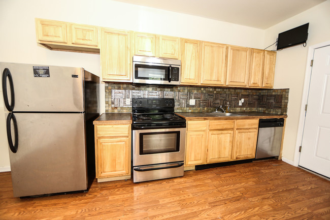 Kitchen - 1447 N 17th St