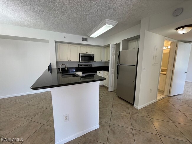 Building Photo - 1210 Wildwood Lakes Blvd