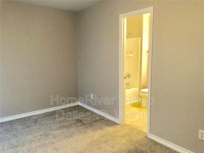 Foto del edificio - 7423 Pineberry Rd