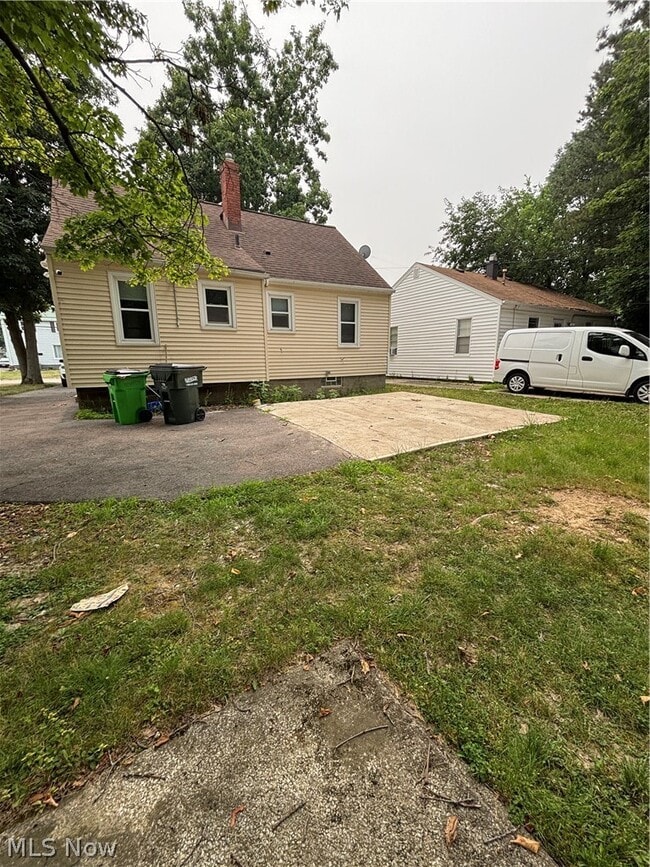 Building Photo - 5923 Edgewood Rd