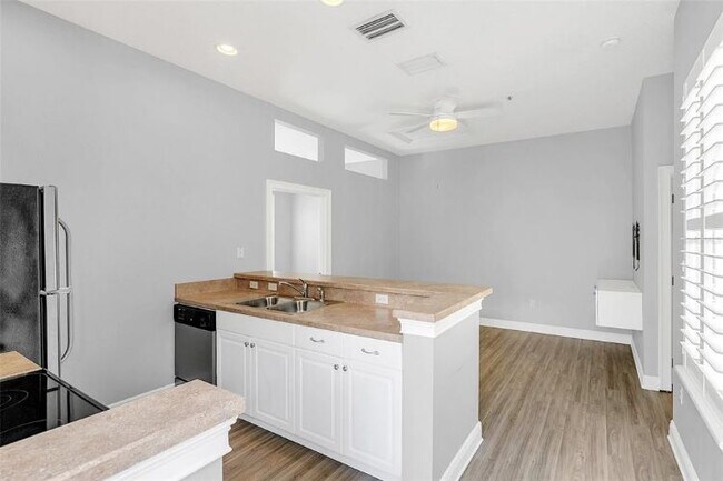 Foto del edificio - 1467 Lake Baldwin Ln