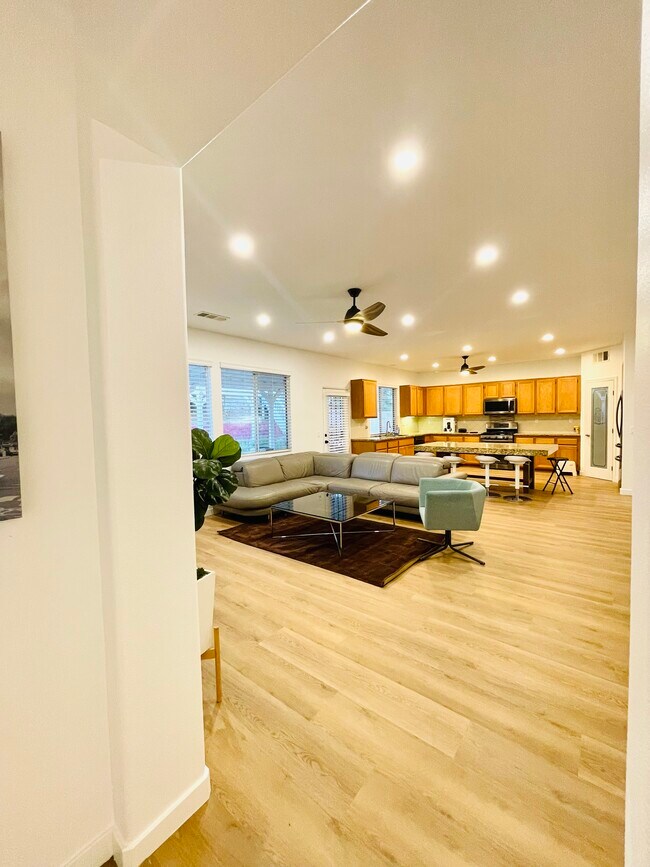 Foto del edificio - 38343 Bonino Dr