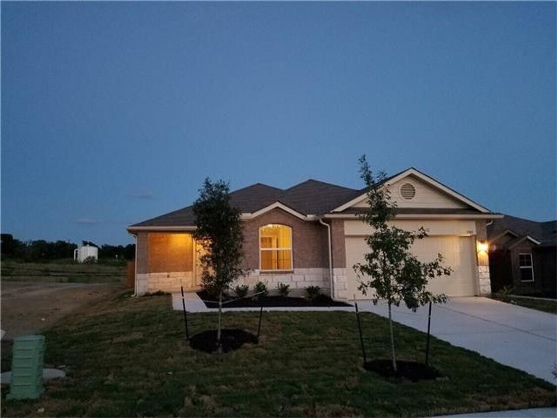 Amazing 4 bed, 2 bath Dell Valley - Tiermo Home for lease! - Amazing 4 bed, 2 bath Dell Valley - Tiermo Home for lease!