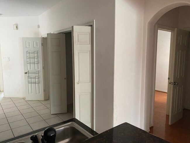 Foto del edificio - NICE 2 BEDROOM 1 BATH LEASE HOME WITH 1116 SF