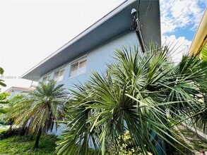 Building Photo - 2033 Calais Dr