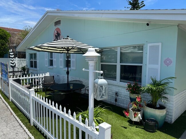 Building Photo - 520 69th Ave