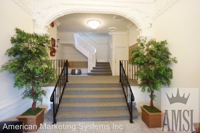 Building Photo - 1059 Leavenworth St