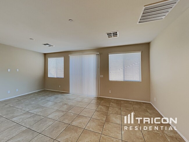 Building Photo - 2148 Del Aqua Ave