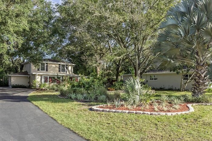 BEAUTIFUL Fully Fenced in Home For Rent in... - BEAUTIFUL Fully Fenced in Home For Rent in...