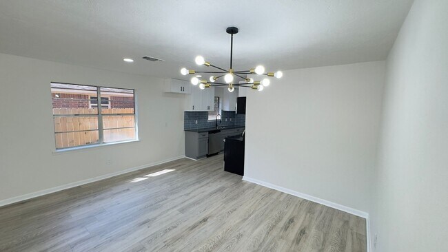 Foto del edificio - 829 Canfield St