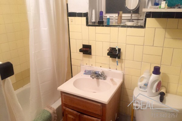 Building Photo - 176 Clinton Ave