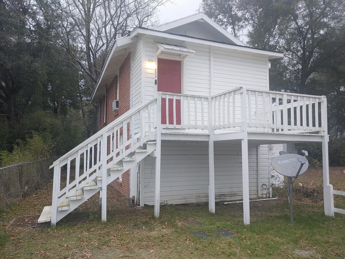 Primary Photo - 207 Adkinson Ave
