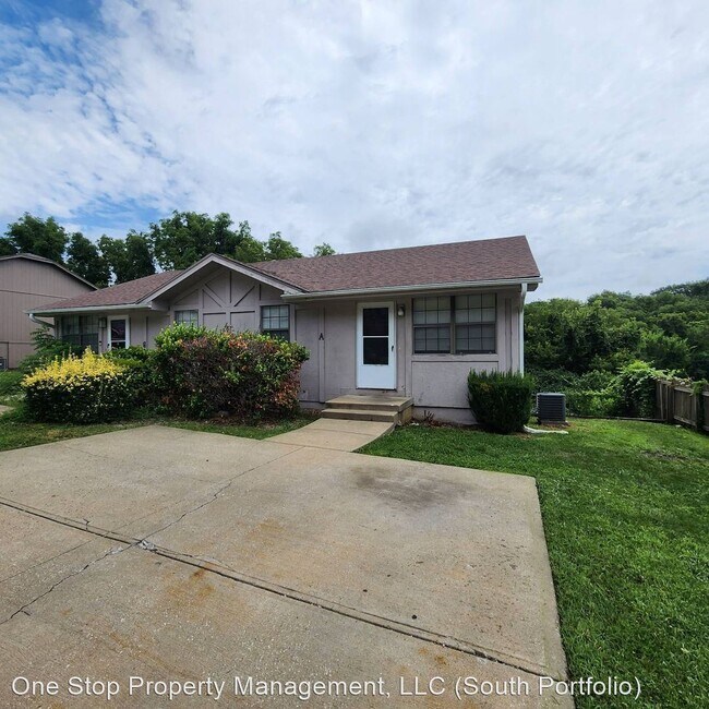 Building Photo - 3 br, 2 bath House - 807 NE Barnes Dr. Unit A