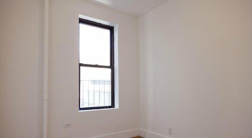 Building Photo - 302 E 77th St