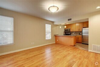 Building Photo - 7685 Northcross Dr