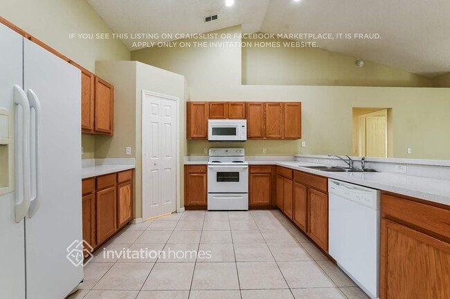 Building Photo - 1450 Lodge Terrace