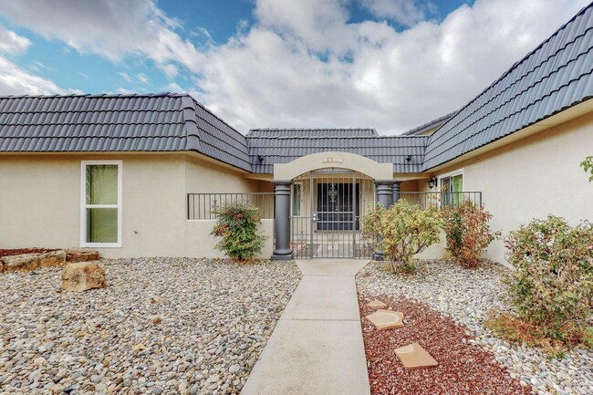 Building Photo - 4915 Camino De Monte