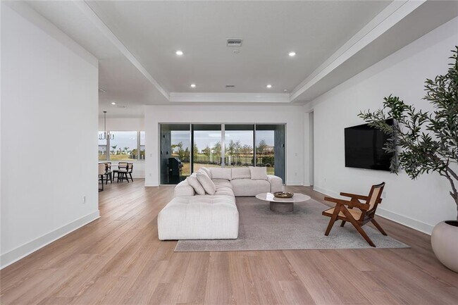 Foto del edificio - 8210 Golden Bch Ct