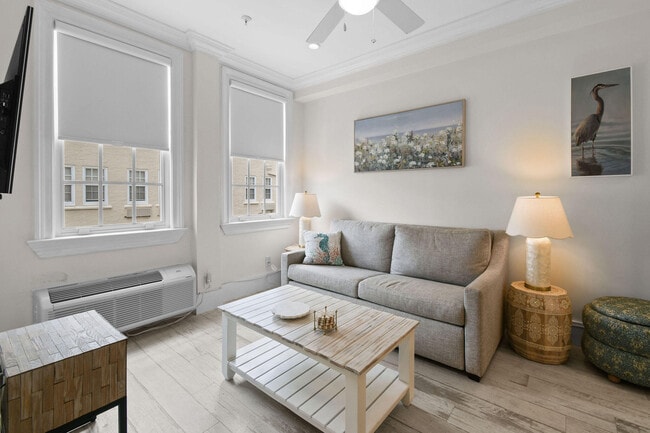 Foto del edificio - 235 Sunrise Ave