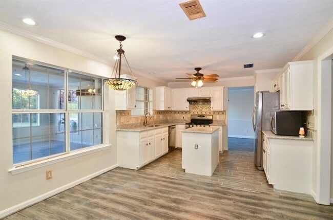 Building Photo - 1114 Knoll Crest Ct