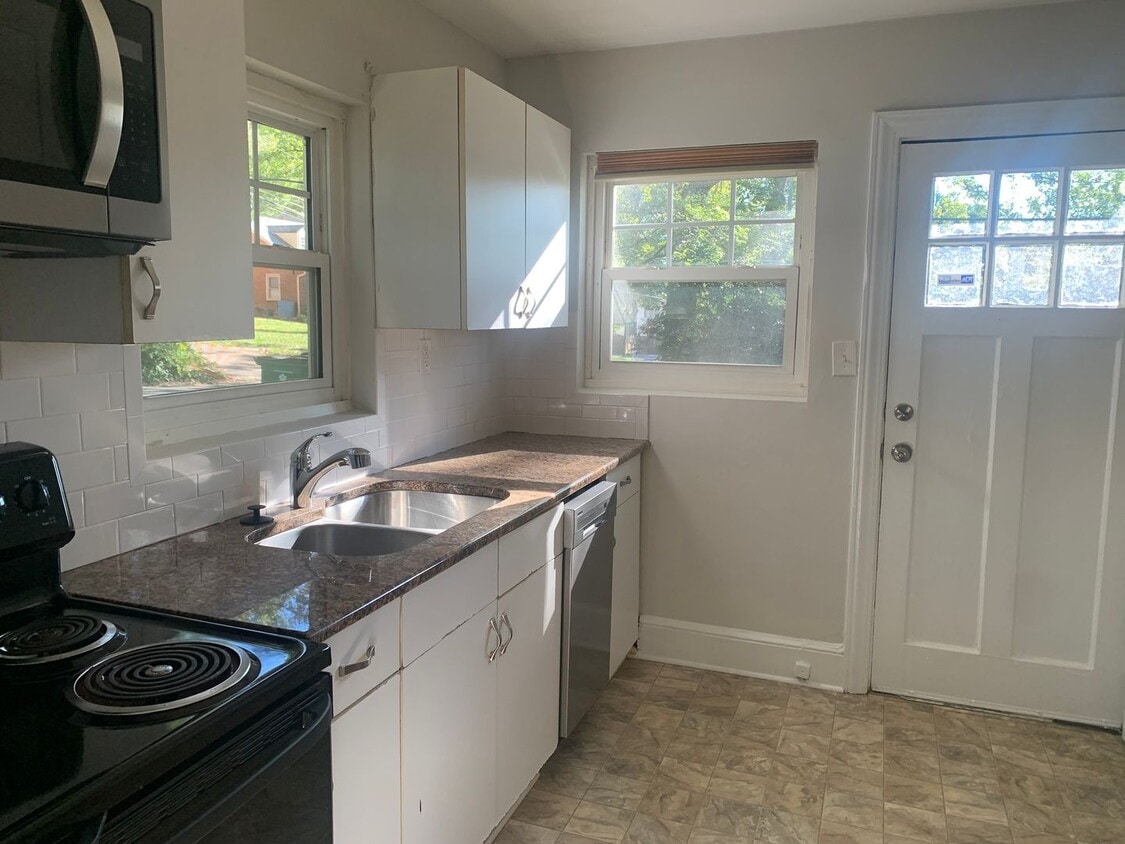 Foto principal - Adorable Two Bedroom Duplex in Plaza Midwo...