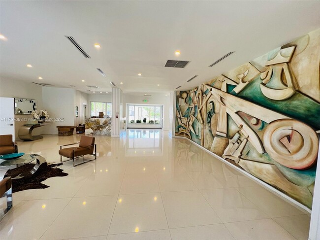 Foto del edificio - 6450 Collins Ave