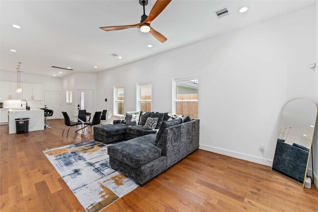 Foto del edificio - 3040 Webster St