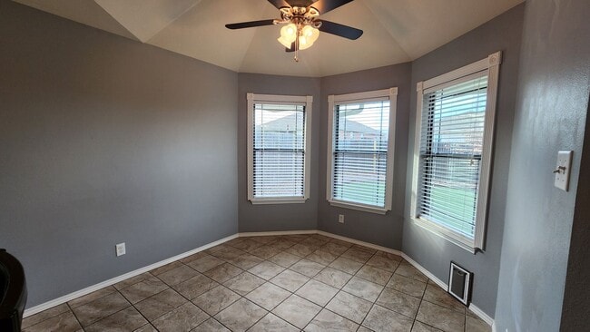 Building Photo - 2806 Selman Dr
