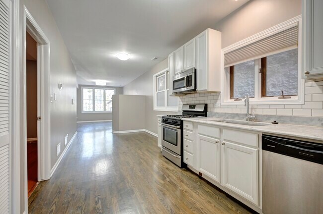 Foto del edificio - 1444 N Campbell Ave
