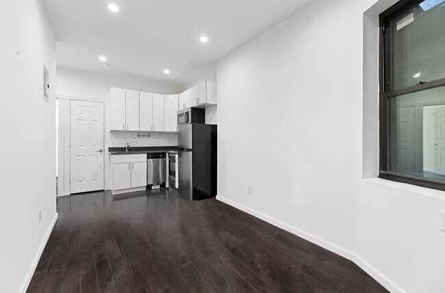 Foto del edificio - 437 W 46th St