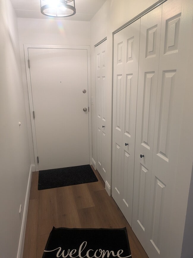 Foto del edificio - 201 E Janata Blvd