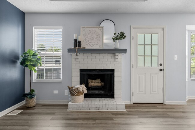 Building Photo - 2413 Egret Dr