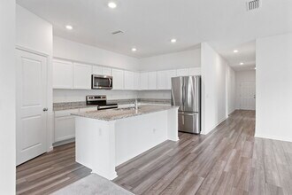 Building Photo - 35747 Buttonweed Trl