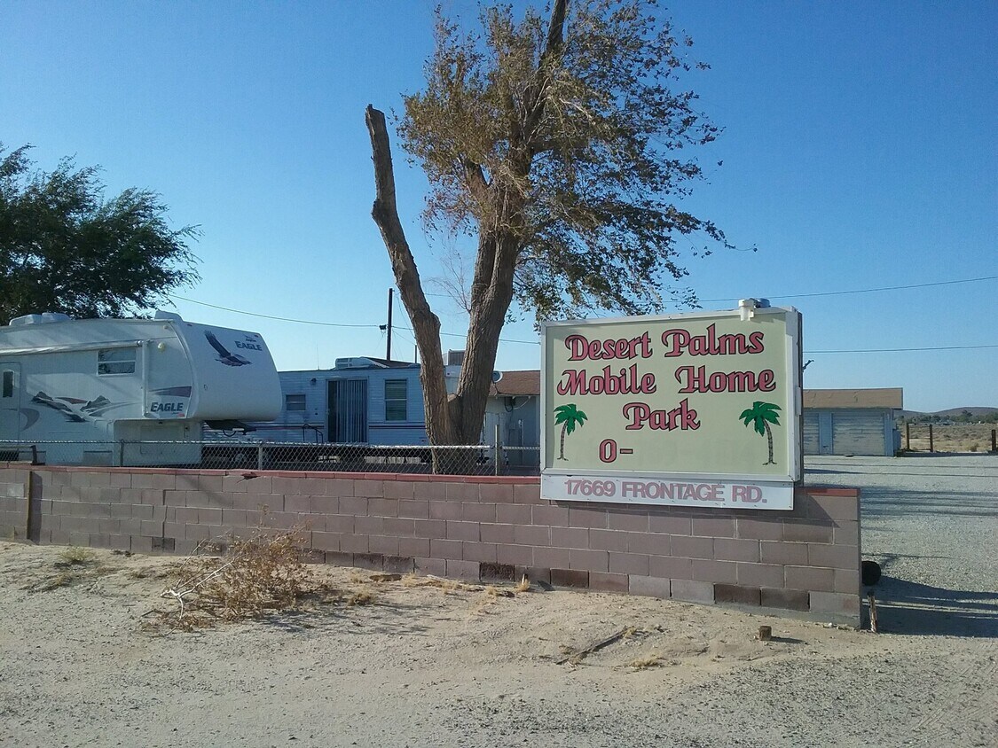 Foto del edificio - 17669 Frontage Rd