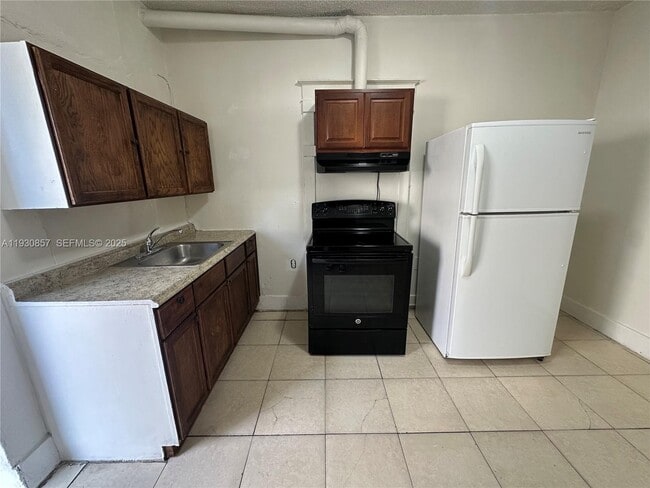 Foto del edificio - 1767 NW 5th St