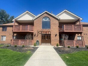Building Photo - 8671 Scenicview Dr