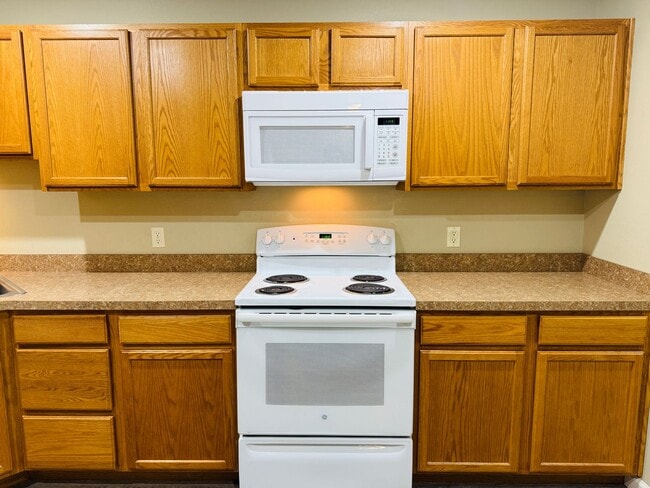 Building Photo - 523 Yellowstone Ave