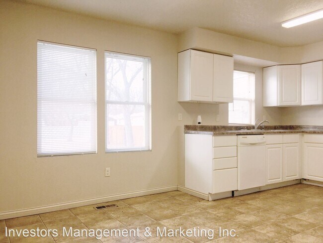 Foto del edificio - 4 br, 2 bath House - 213 20th Street NW