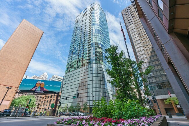 Building Photo - 600 N Fairbanks Ct