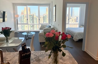 Building Photo - 408 W 58th St