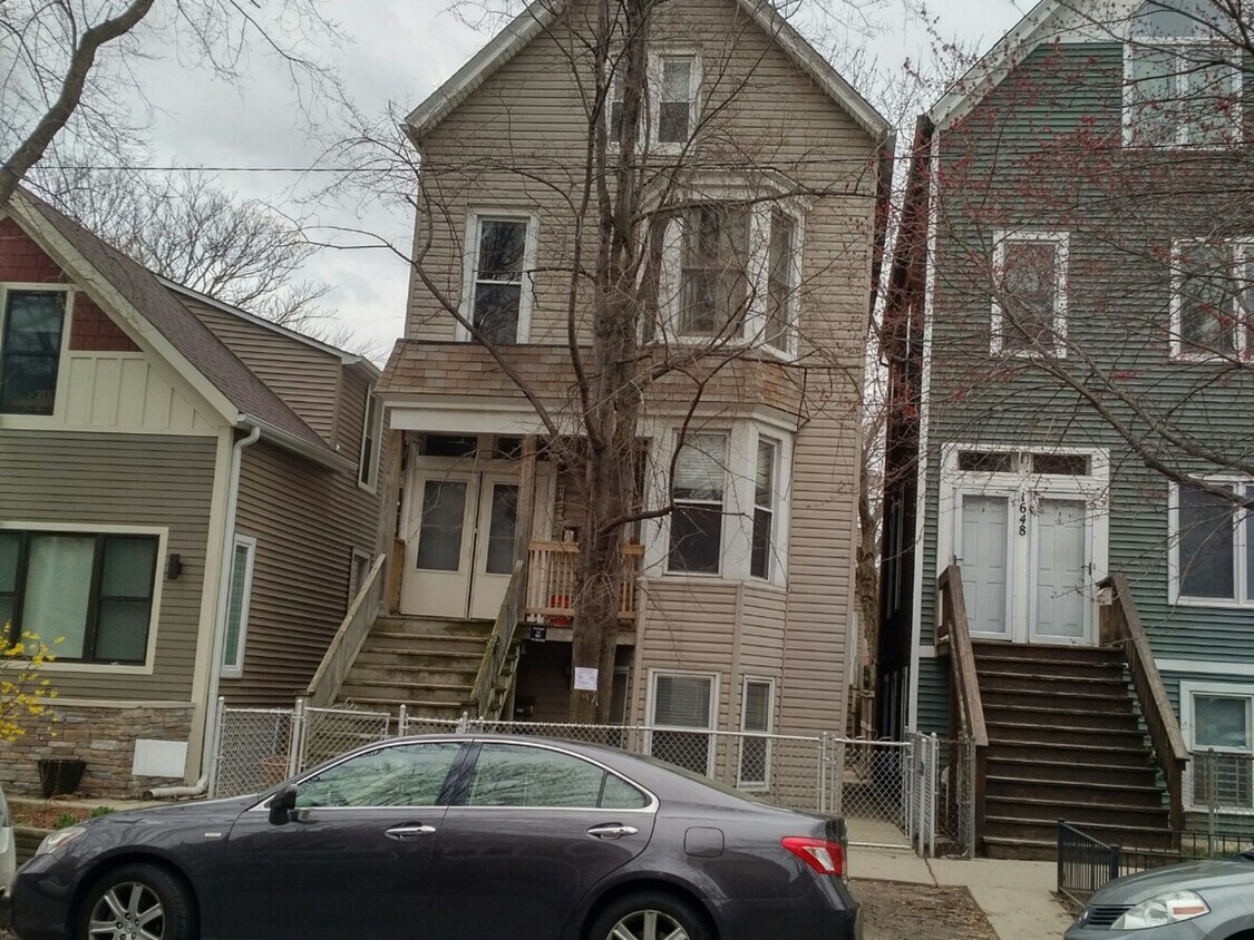 Primary Photo - 1650 W Barry Ave