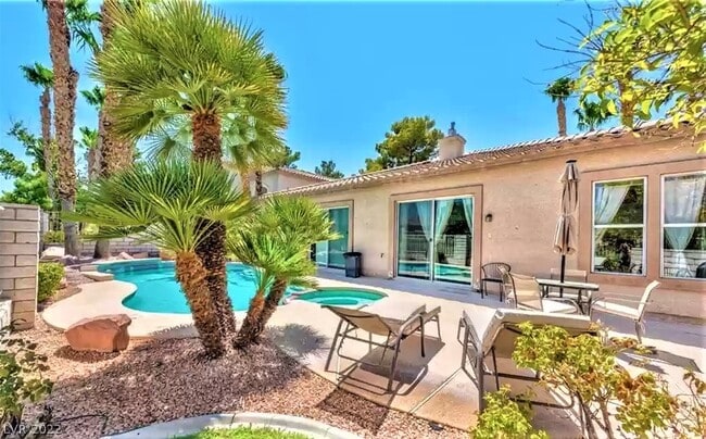 Foto del edificio - 140 Ultra Dr