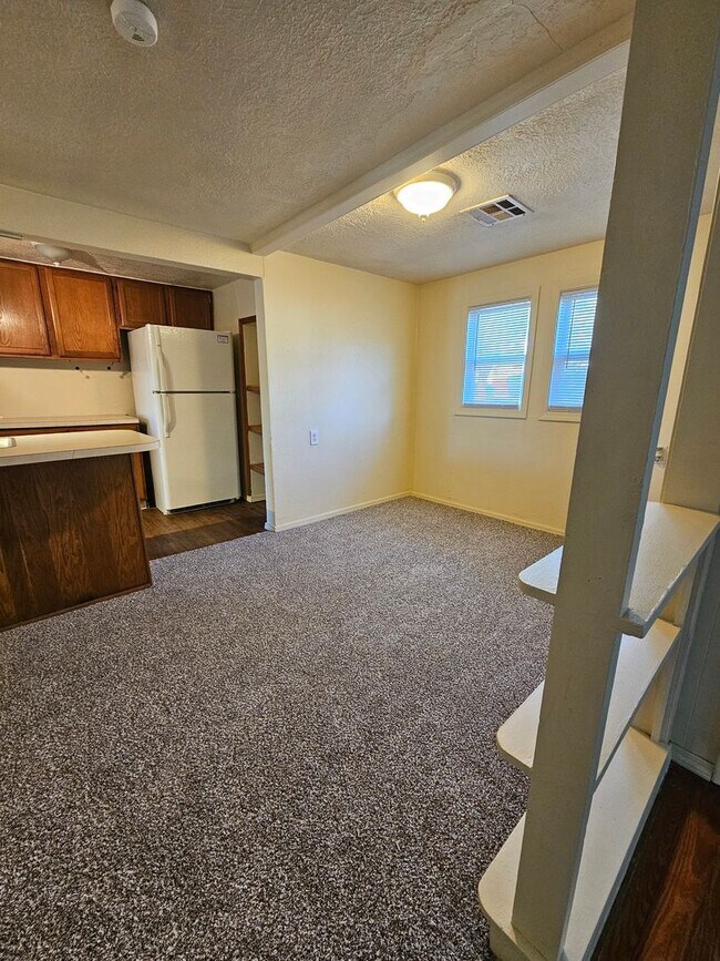 Building Photo - (2) Bed/(1) Bath in Core Norman Avail NOW!...