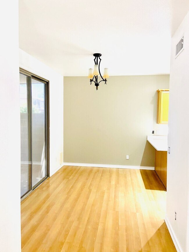 Foto del edificio - 3-bedroom, 2.5 bath in northeast Mesa
