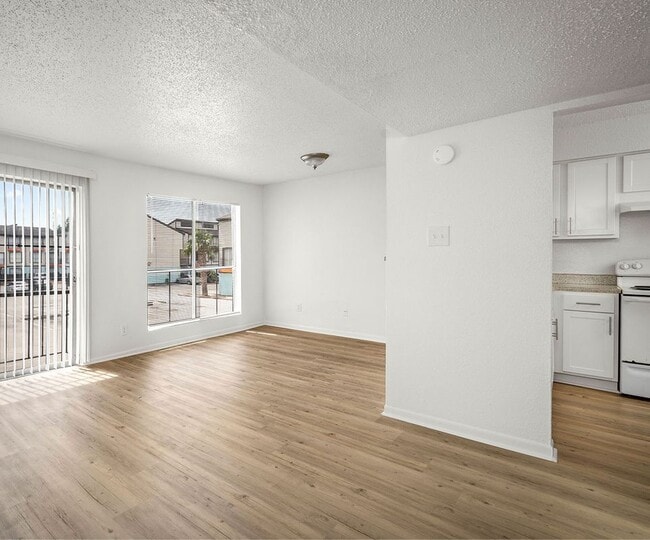 Building Photo - 2111 Holly Hall St
