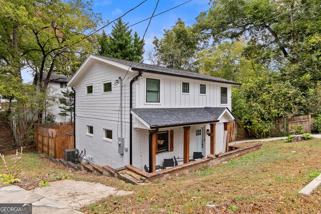 Building Photo - 1887 E Farris Ave