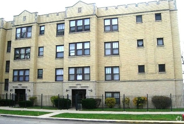 Building Photo - 4101 N Sacramento Ave